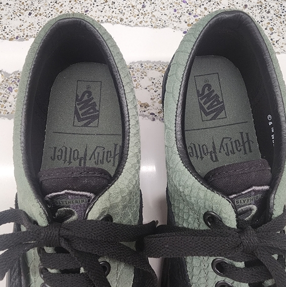 Vans x Harry Potter Slytherin Black & Green Snake Low-Top Sneakers 8.5 W / 7.5 M - Picture 9 of 10